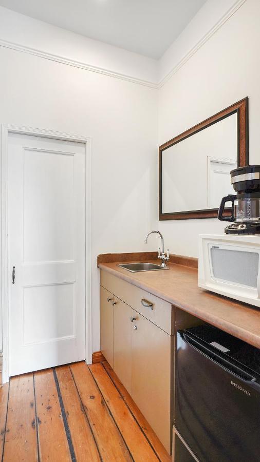Sail Inn Lunenburg Bed & Breakfast 4*